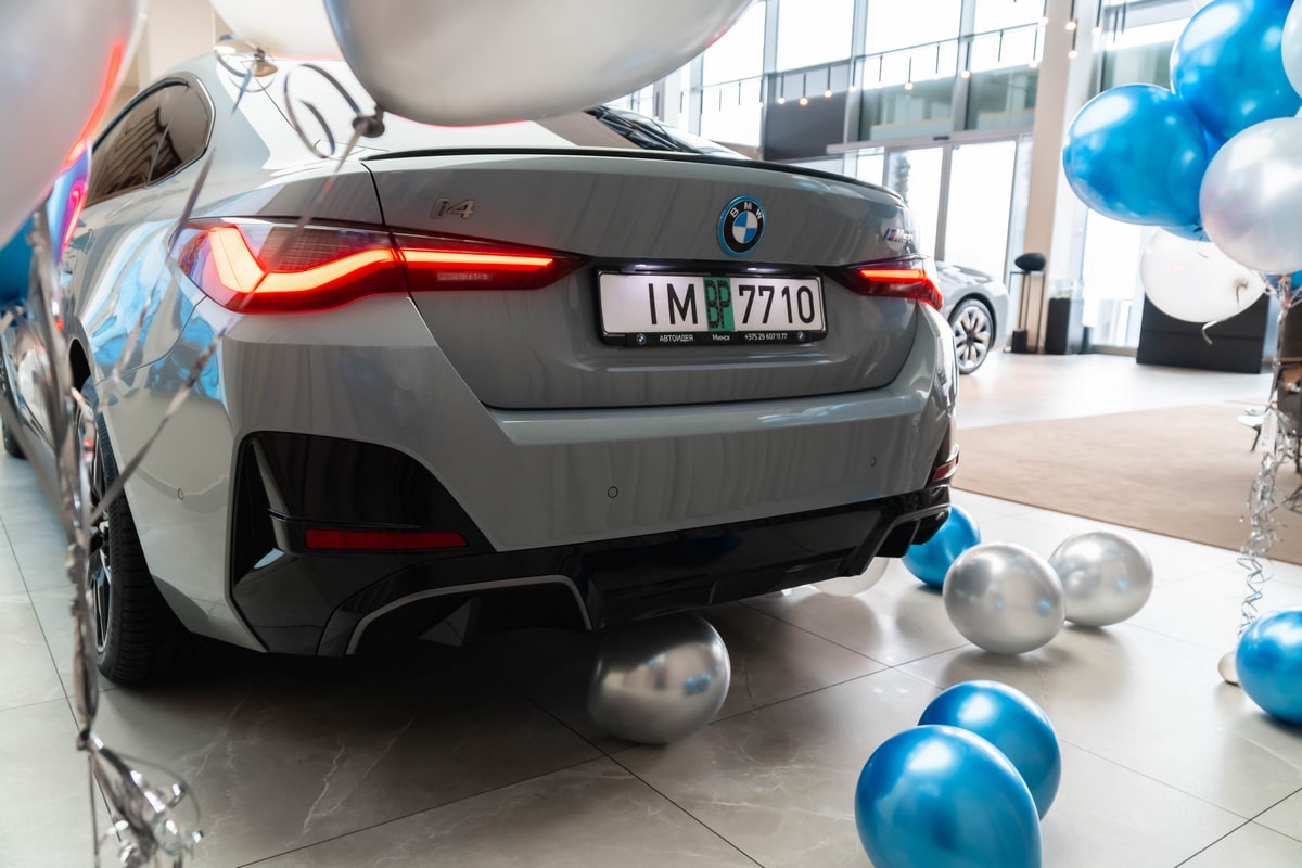 pokupka BMW i4 M50 Belarus