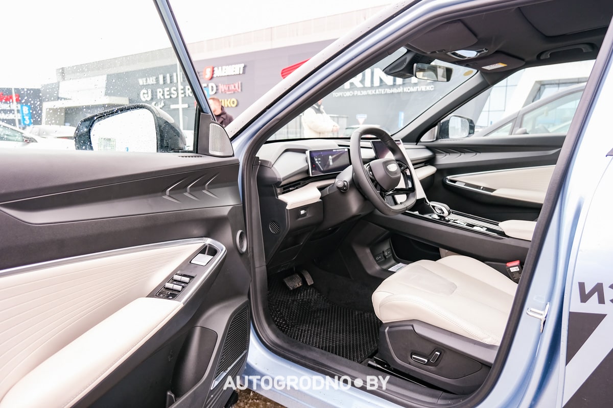 Обзор и тест драйв Geely Atlas Cool из Китая