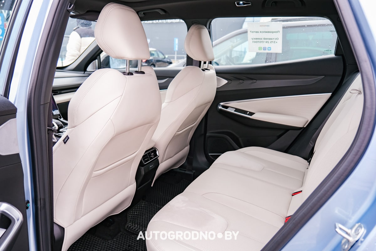 Обзор и тест драйв Geely Atlas Cool из Китая