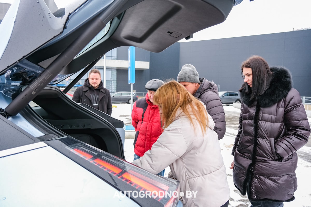 Обзор и тест драйв Geely Atlas Cool из Китая