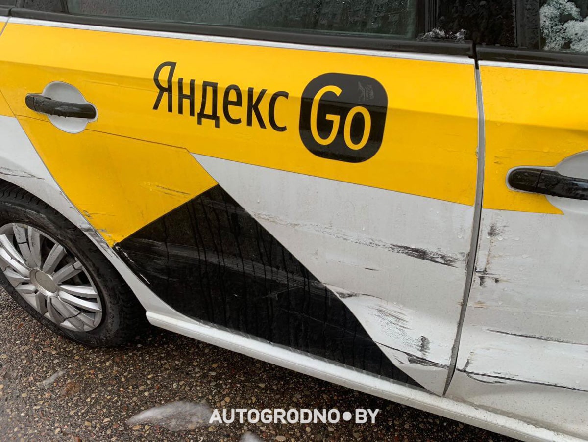 Гродненец показал, как угонщик авто побил его рабочий VW Polo