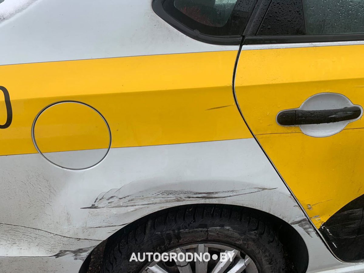 Гродненец показал, как угонщик авто побил его рабочий VW Polo