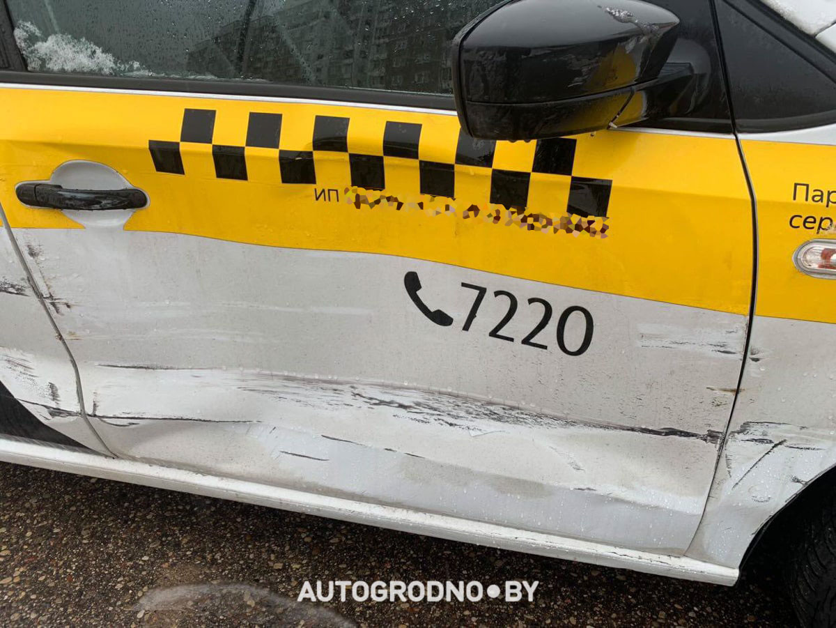 Гродненец показал, как угонщик авто побил его рабочий VW Polo