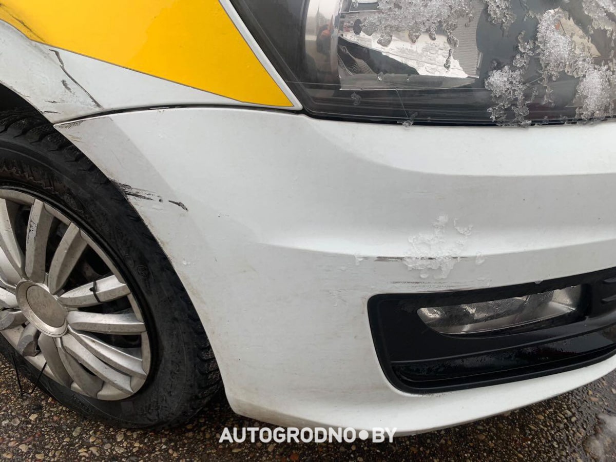 Гродненец показал, как угонщик авто побил его рабочий VW Polo