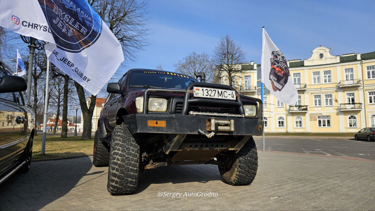 Фотофакт: авто и мотоклубы Гродно выставили свою технику на фестивале в центре
