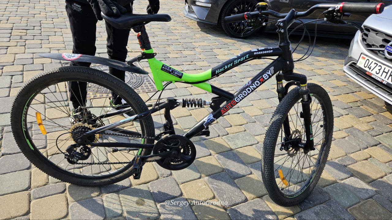 Фотофакт: авто и мотоклубы Гродно выставили свою технику на фестивале в центре