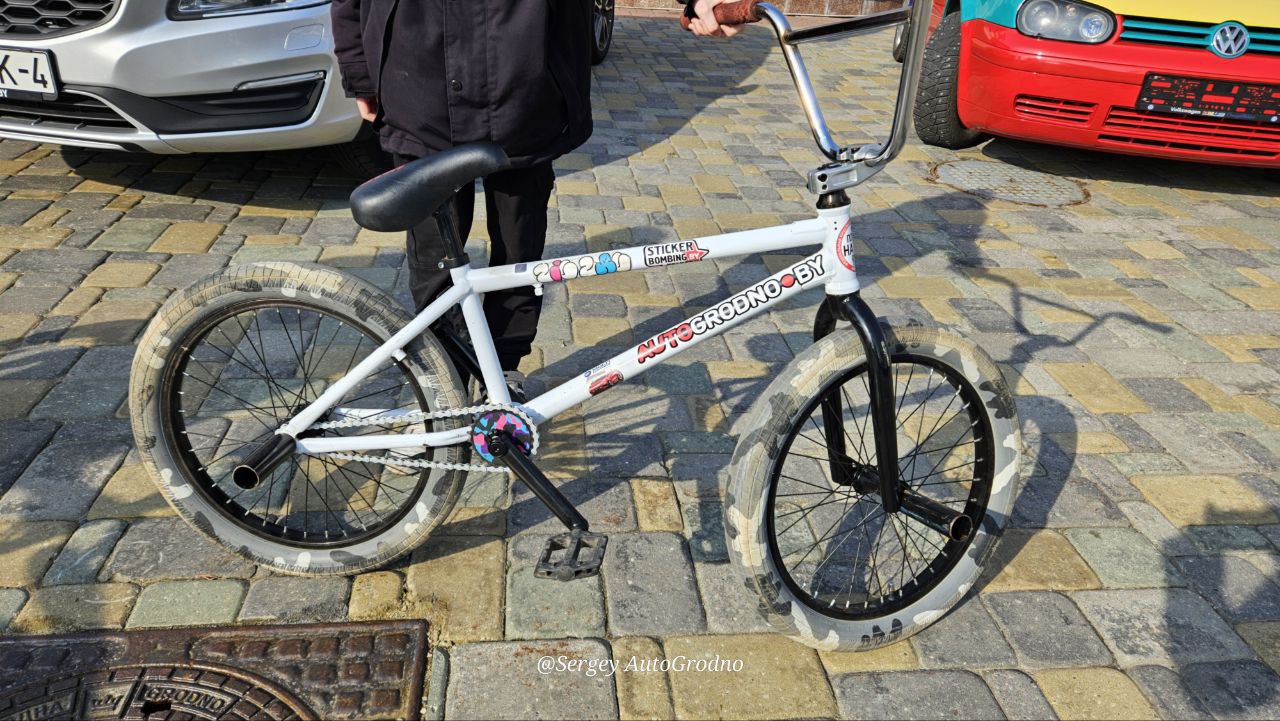 Фотофакт: авто и мотоклубы Гродно выставили свою технику на фестивале в центре