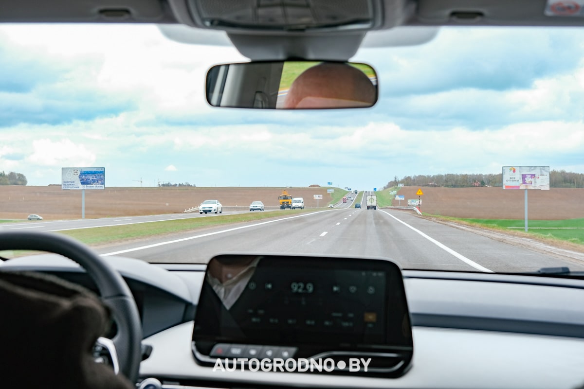 Новый электромобиль Bestune NAT с гарантией 400 тысяч: примеряем его под такси