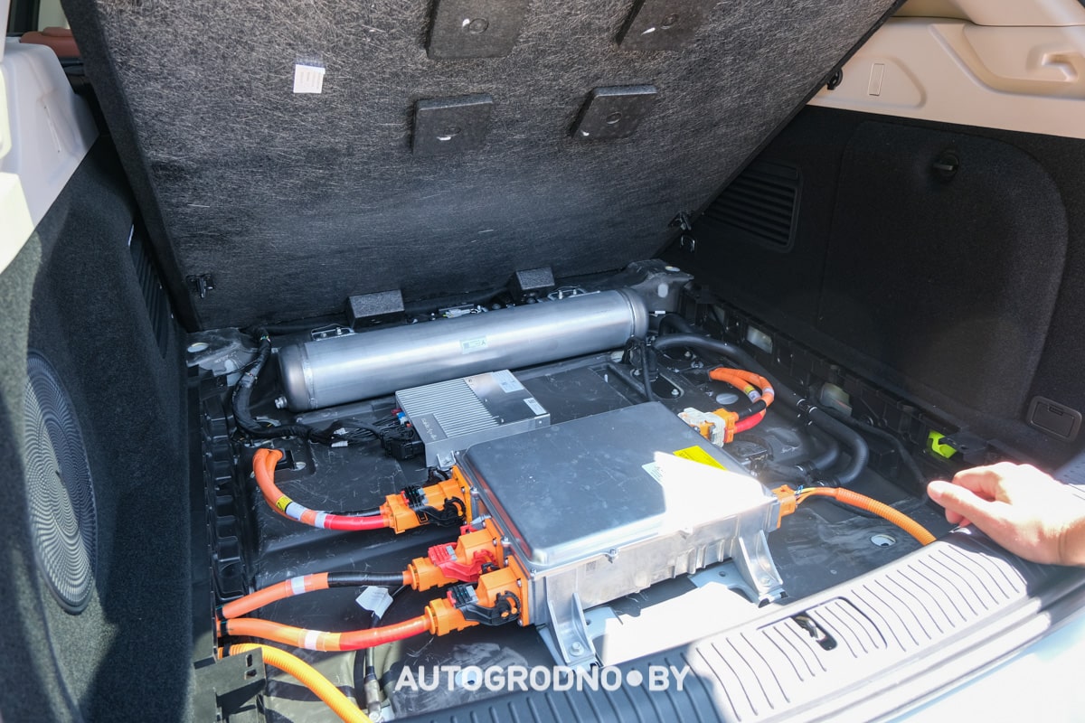 Voyah Free Pro в Гродно - новый автосалон - обзор и тест-драйв