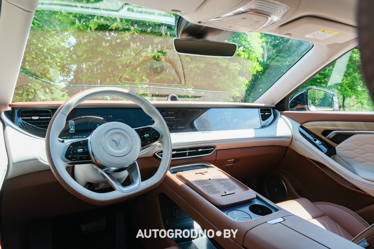 Voyah Free Pro в Гродно - новый автосалон - обзор и тест-драйв