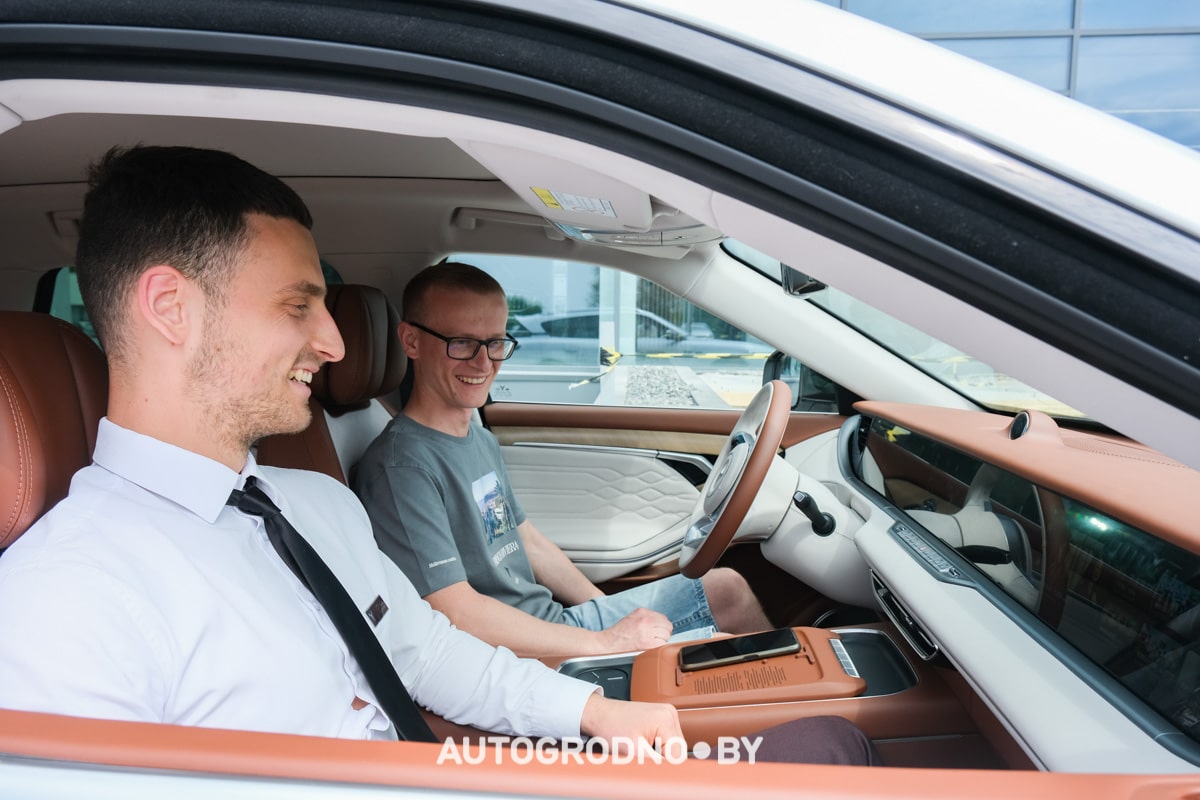 Voyah Free Pro тест-драйв