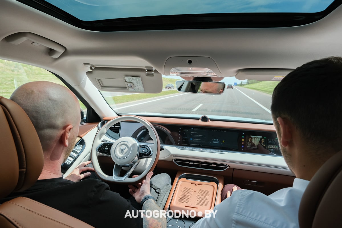 Voyah Free Pro тест-драйв