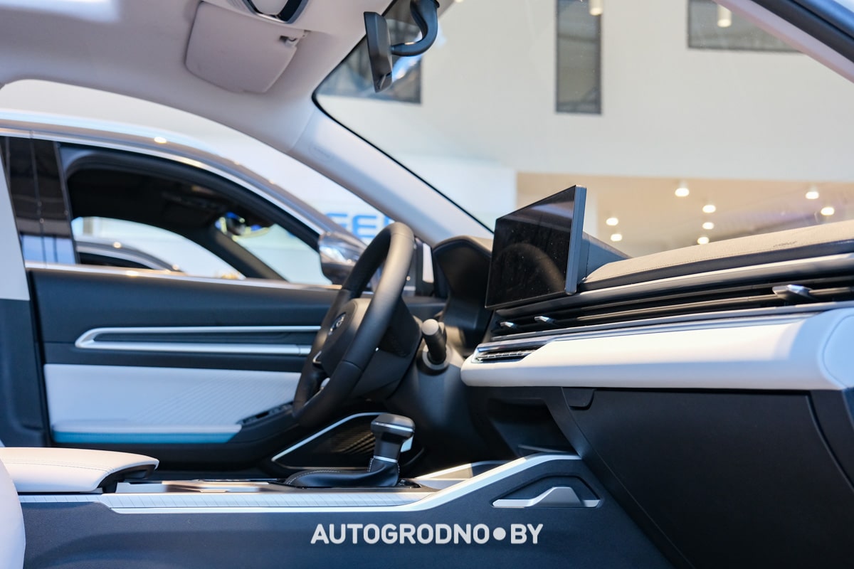 В Гродно дилер Geely объявил распродажу модели Emgrand