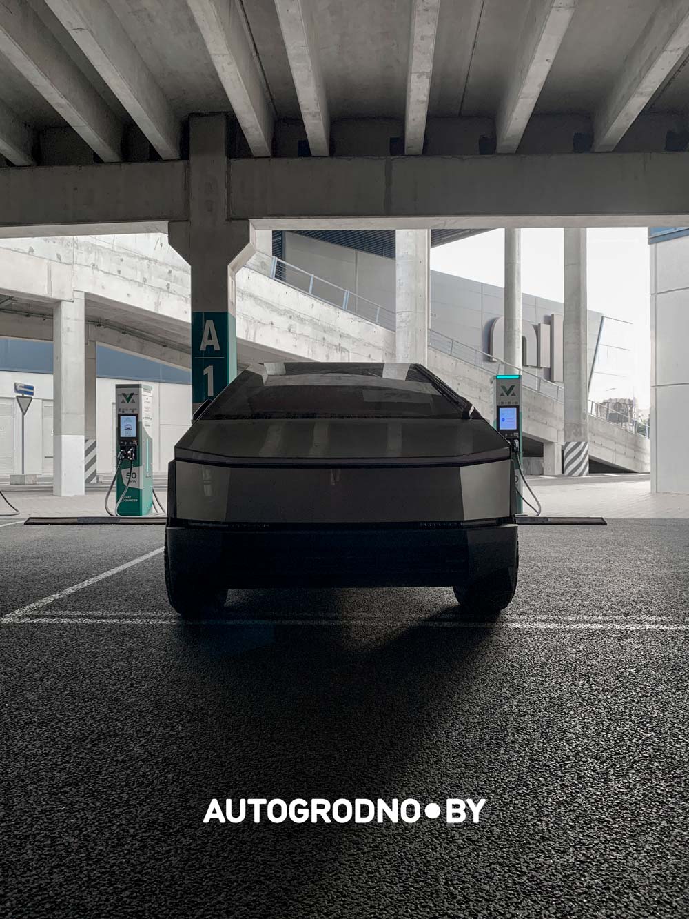 Фотофакт: в Гродно заметили Tesla Cybertruck