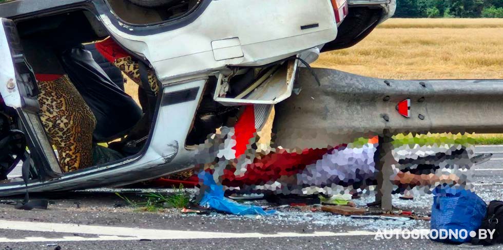 Ужасная авария на перекрестке трассы М6 в Лидском районе: два человека погибли