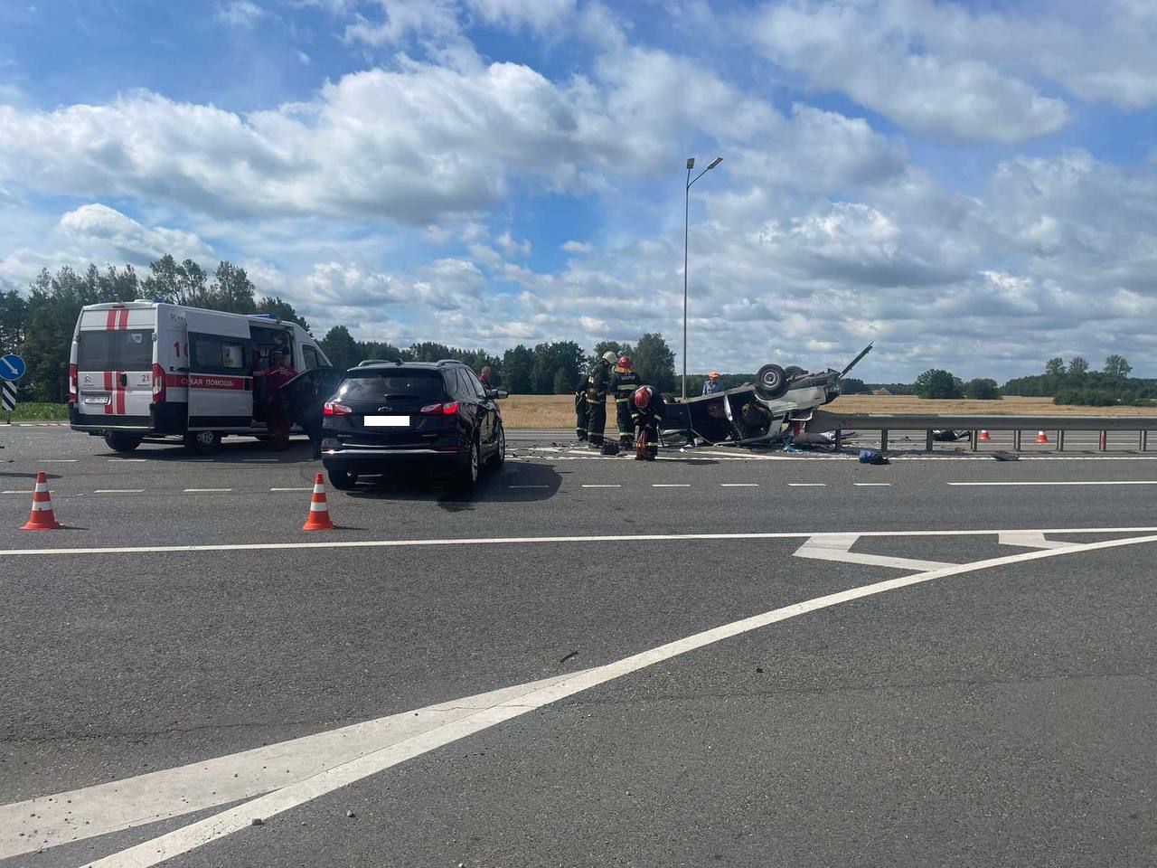 вблизи деревни Горни Лидского района произошло серьёзное ДТП на трассе М6