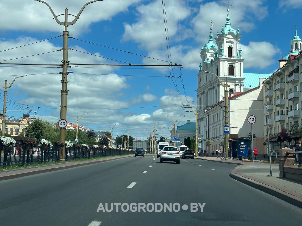 Лежачий полицейский на улице Стефана Батория в Гродно