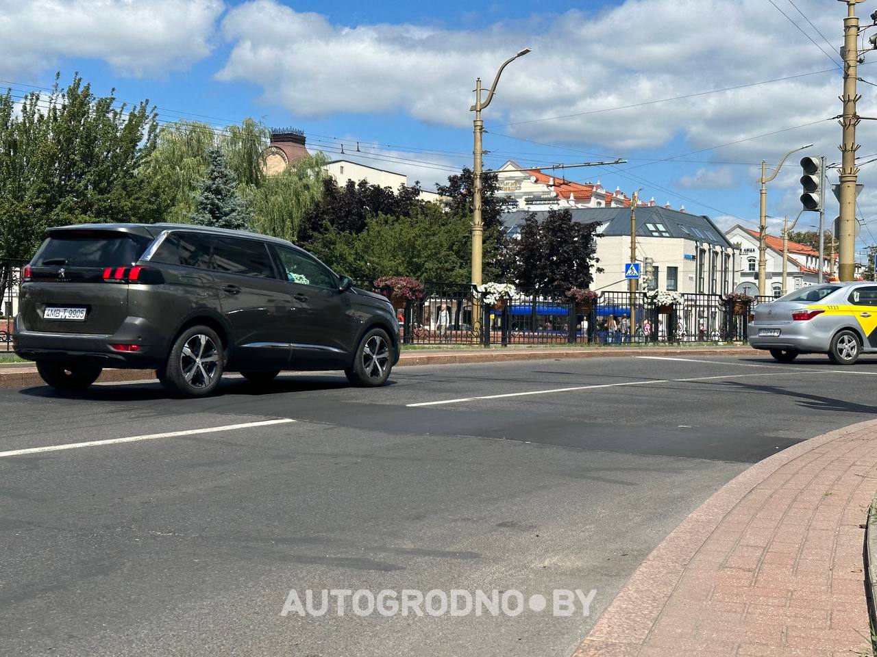 Лежачий полицейский на улице Стефана Батория в Гродно