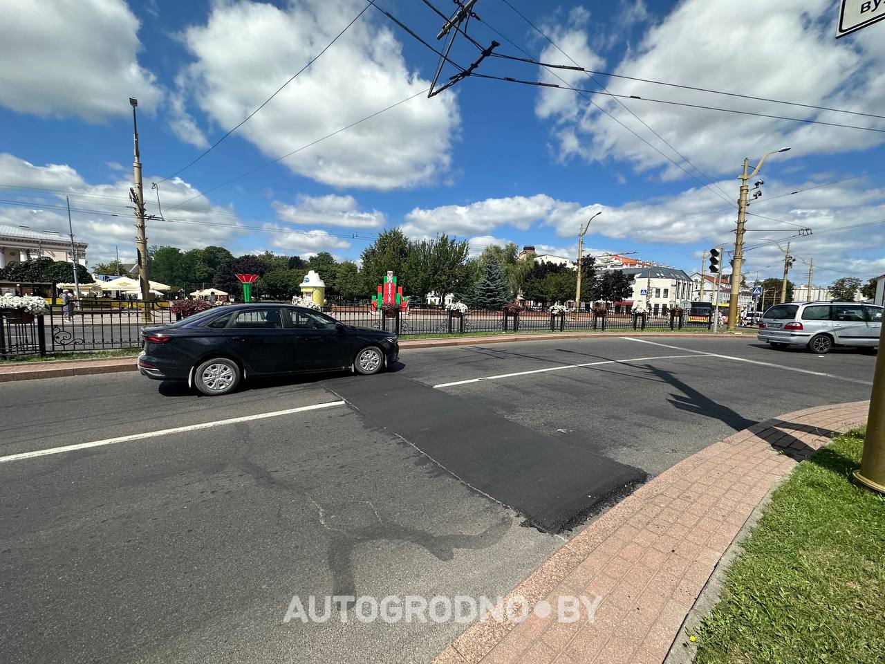 Лежачий полицейский на улице Стефана Батория в Гродно