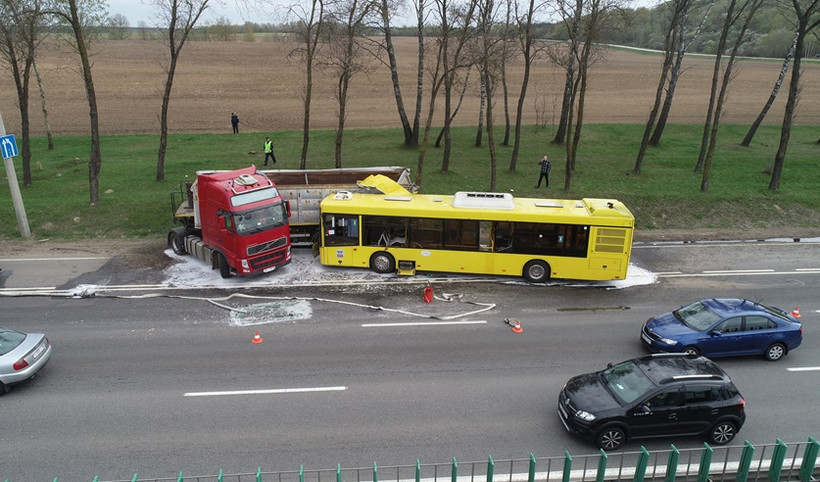 avtobus gruzovik 04 2024 sled 01
