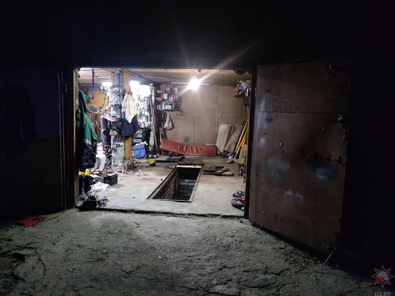 garazh yama pary benzina 01