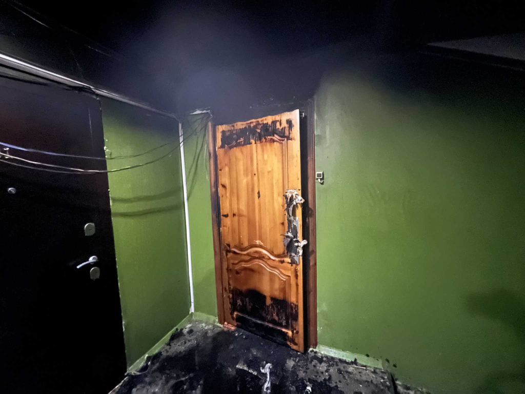 dver podzhog pr stroitelej 02