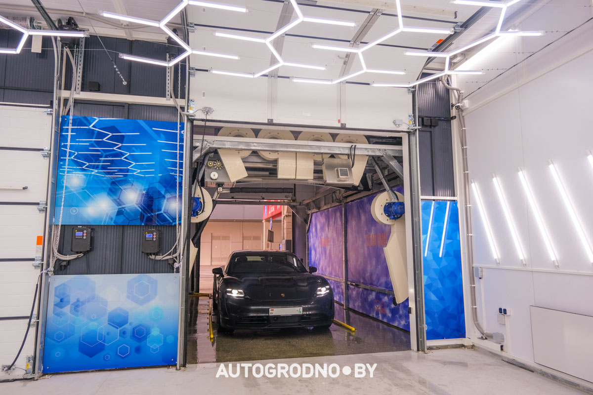 Робот мойка в Гродно ТРК Тринити