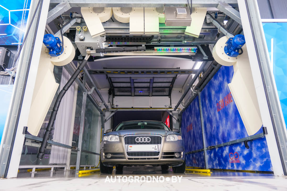 Робот мойка в Гродно ТРК Тринити