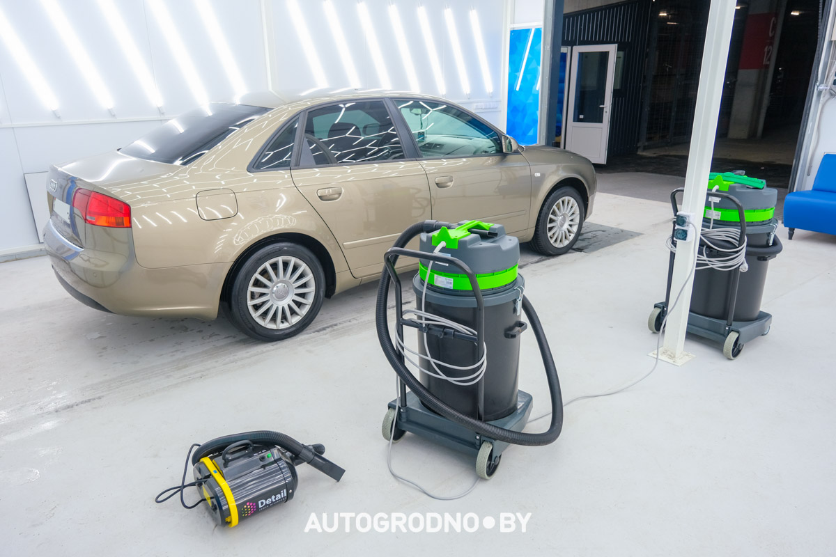 Робот мойка в Гродно ТРК Тринити