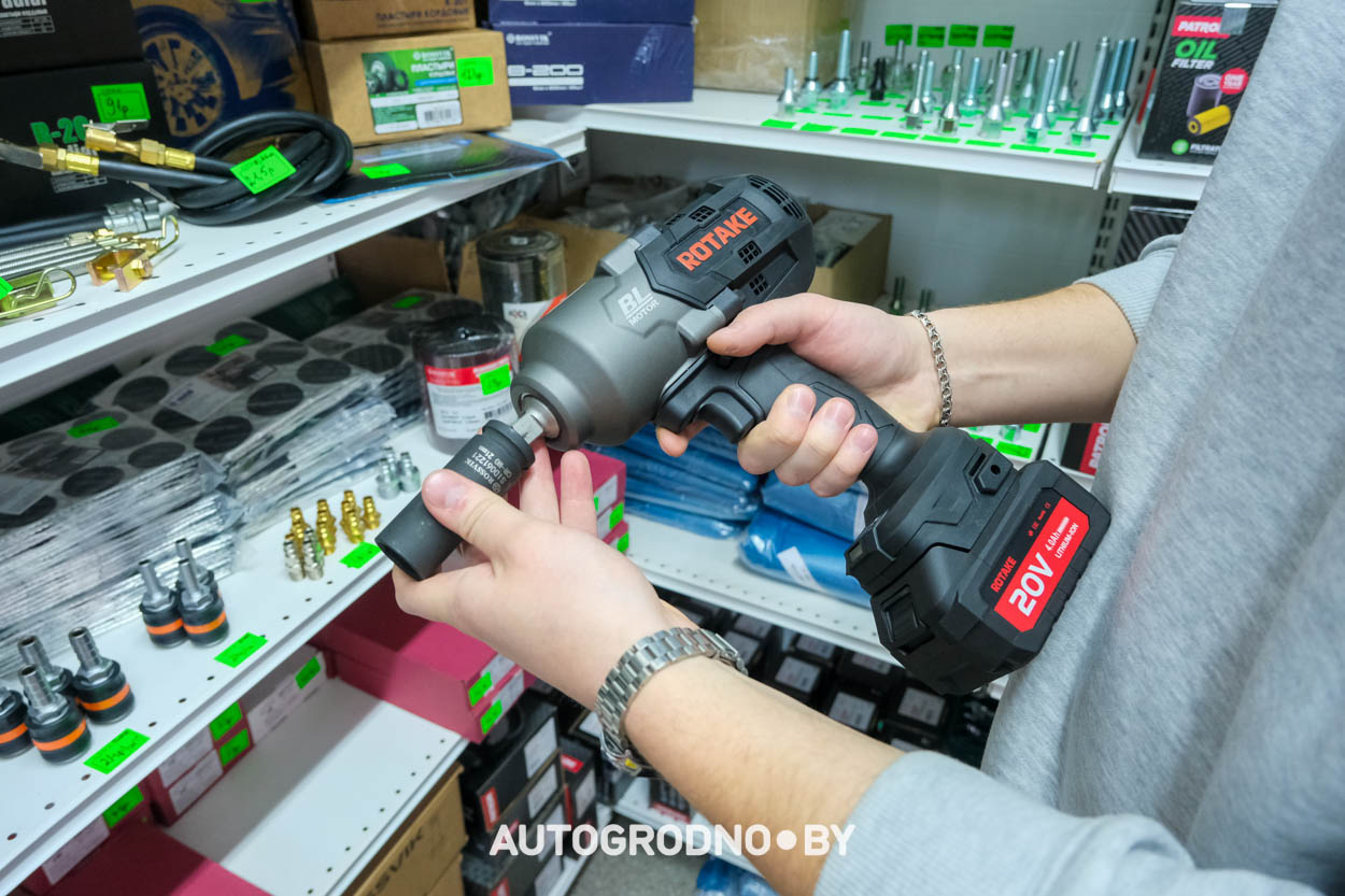 Магазин запчастей в микрорайоне Ольшанка в Гродно