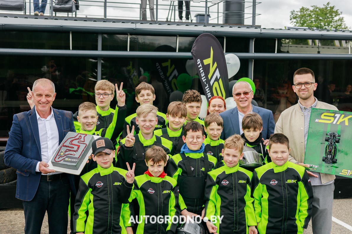 Картинг возле Короны