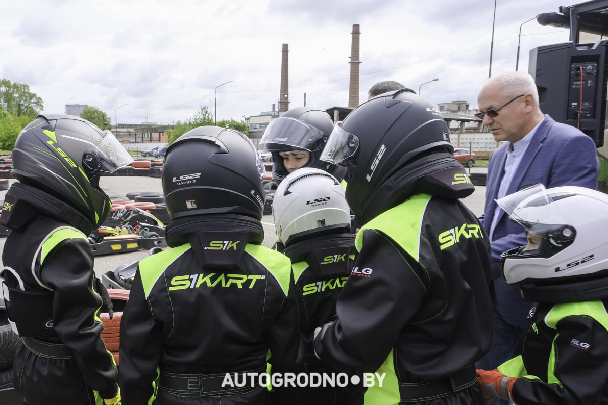 Картинг возле Короны