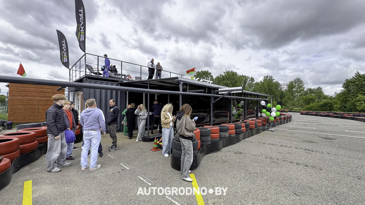 Картинг возле Короны