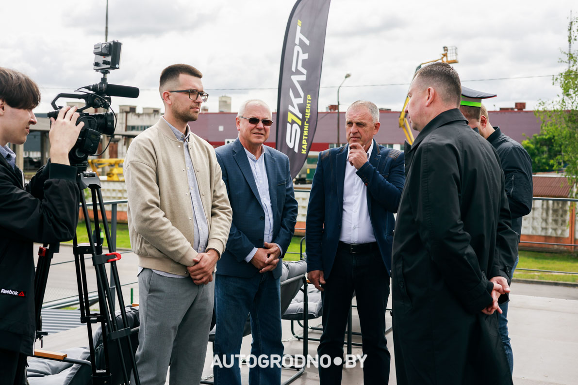 Время работы картинга на Горького возле Короны