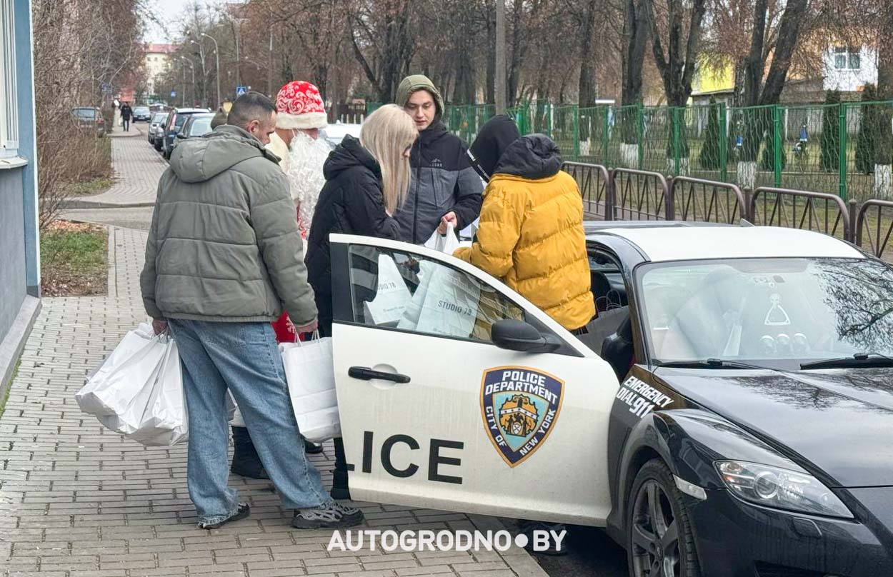 автоклубы Гродно навестили Детский Дом в Лойках