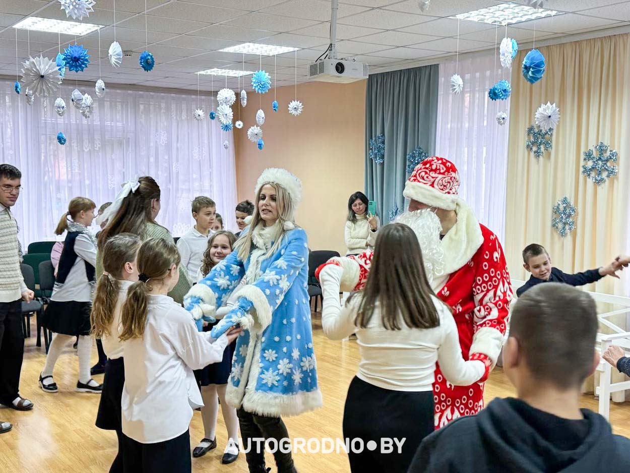 автоклубы Гродно навестили Детский Дом в Лойках