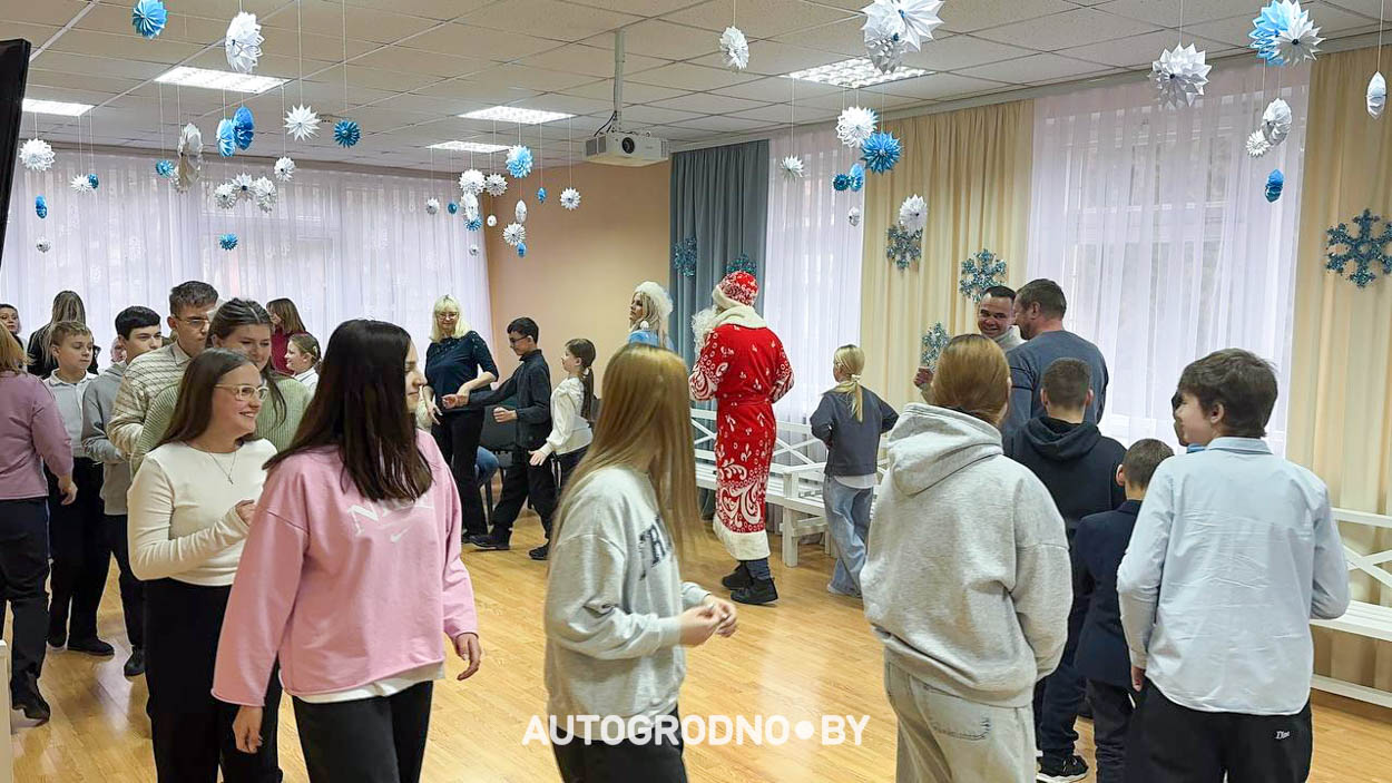 автоклубы Гродно навестили Детский Дом в Лойках