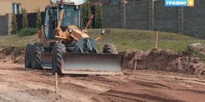 В Зарице делают новую дорогу. Что оказалось самым сложным?