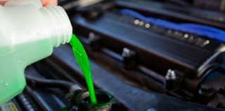 Так чем опасна некачественная незамерзайка? Рассказали в санэпидслужбе