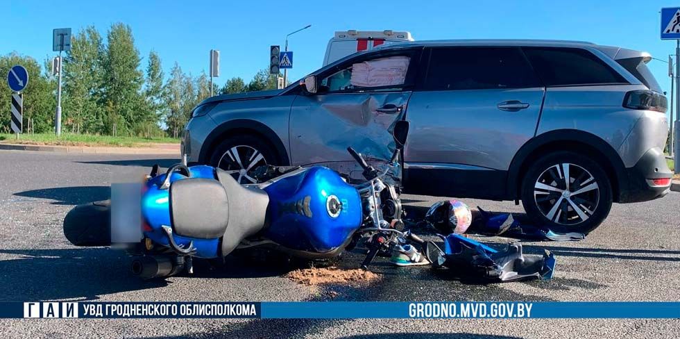 Видео ДТП: в Гродно насмерть разбился мотоциклист на Kawasaki. Первые подробности