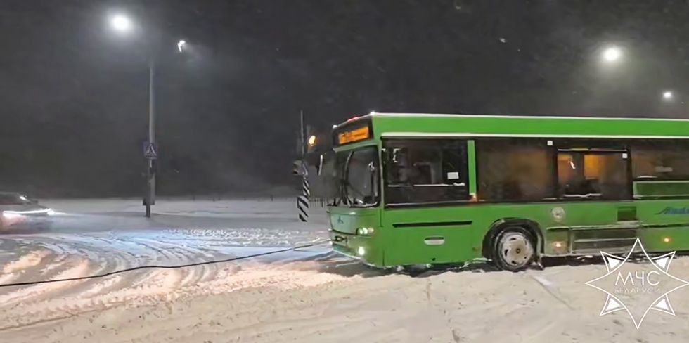 Транспорт задержался из-за погодных условий: можно ли требовать компенсацию? Отвечают адвокаты