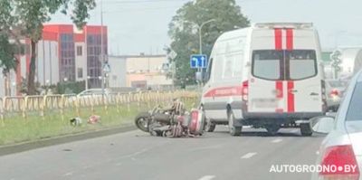 ДТП в Гродно с участием мотоциклиста. "При перестроении не справился с управлением и опрокинулся"