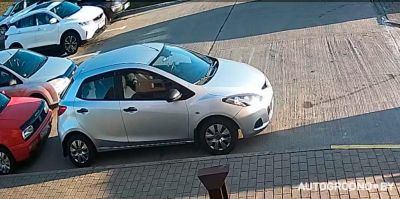 "А так можно?" Житель Гродно хитро "приватизировал" место во дворе для автомобилей