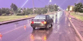 В деревне под Лидой AUDI наехала на пешехода. Что он делал на проезжей части, установит проверка