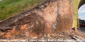 В Гродно перекрыт проезд по Подольной: "из-за обрушения штукатурного слоя стенки моста"