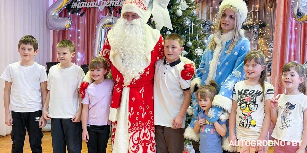 "Эмоции совершенно разные": автоклубы Гродно навестили Детский Дом в Лойках