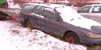 За автохлам во дворах взялся Госконтроль. Работа по освобождению дворов уже ведется