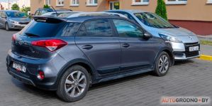 "Им суждено было поцеловаться". Казусное ДТП в Гродно: встретились два "близнеца"