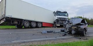 После смертельного ДТП водитель фуры собрал вещи и сбежал. Уверяет, что пьян не был. Расследование