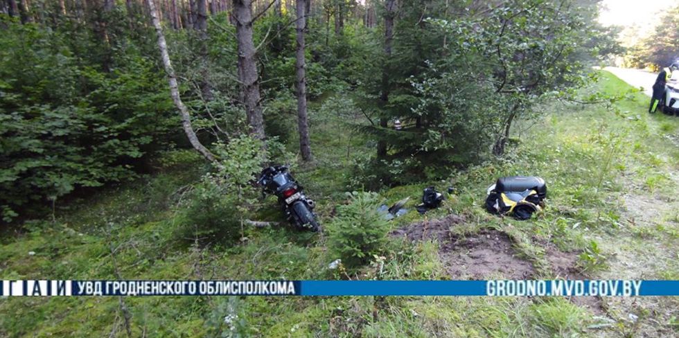 Вечернее ДТП под Гродно – мотоциклист не справился с управлением и опрокинулся. Сейчас он в реанимации